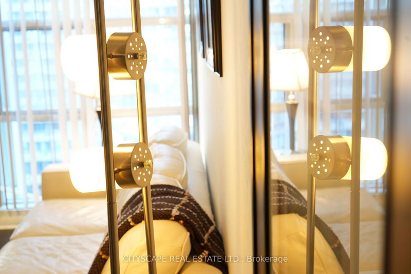 1801 - 11 St Joseph St, Toronto, M4Y 3G4 | Image 3