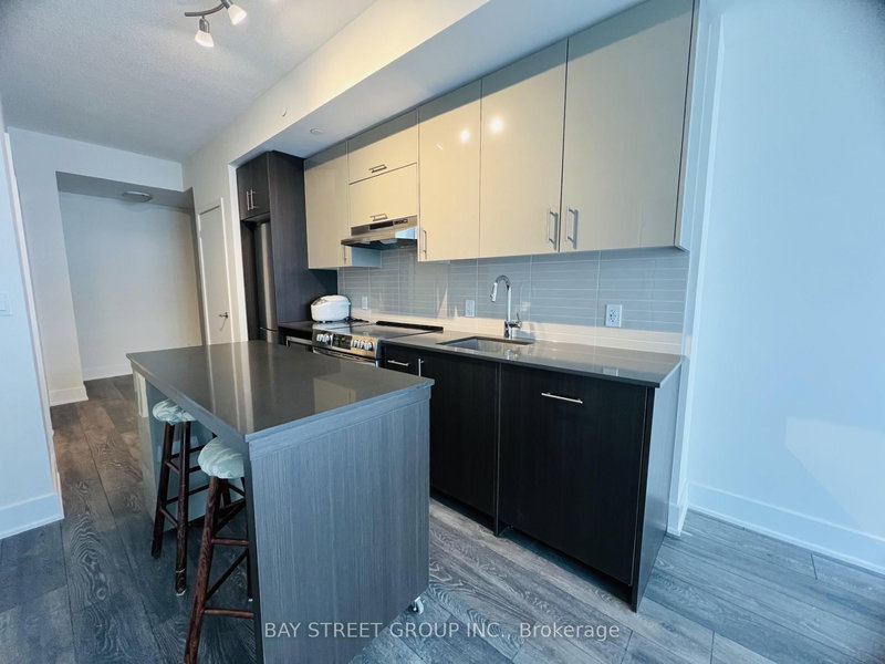 1016 - 188 Fairview Mall Dr, Toronto, M2J 4T1 | Image 3