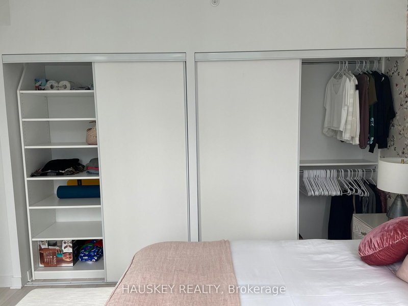 2511 - 290 Adelaide St W, Toronto, M5V 1P6 | Image 3