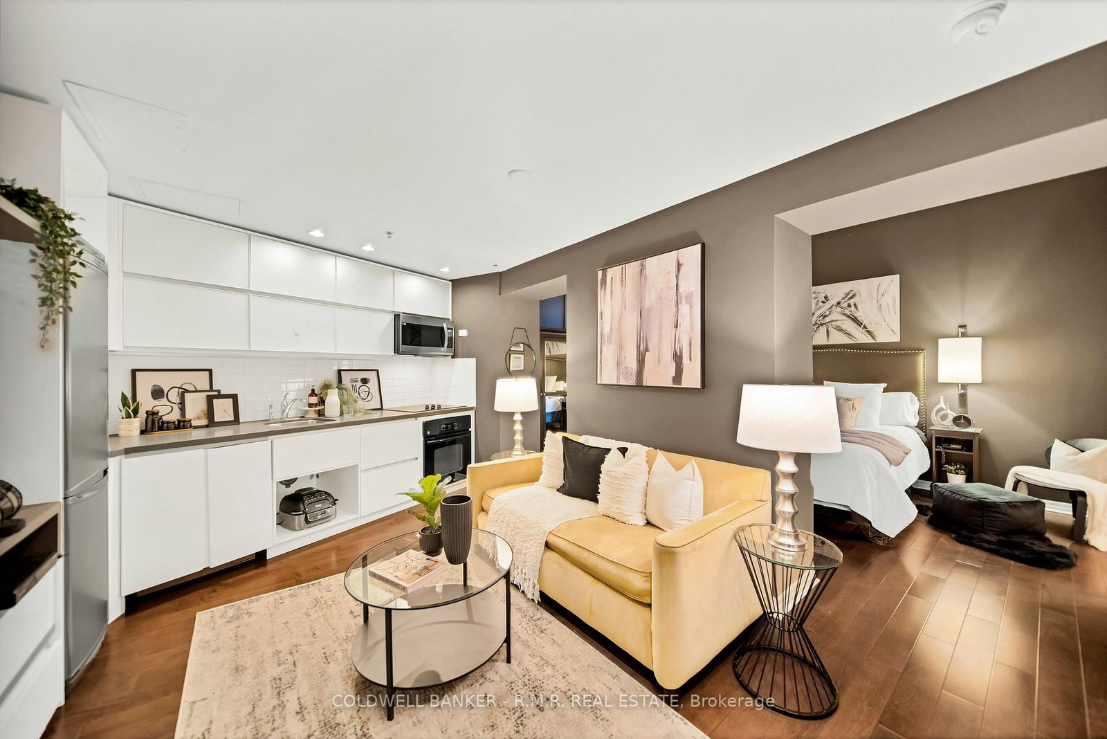 Listing Image 11