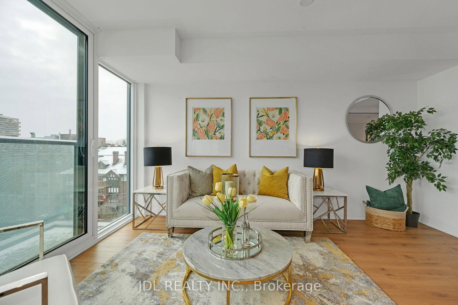Listing Image 9