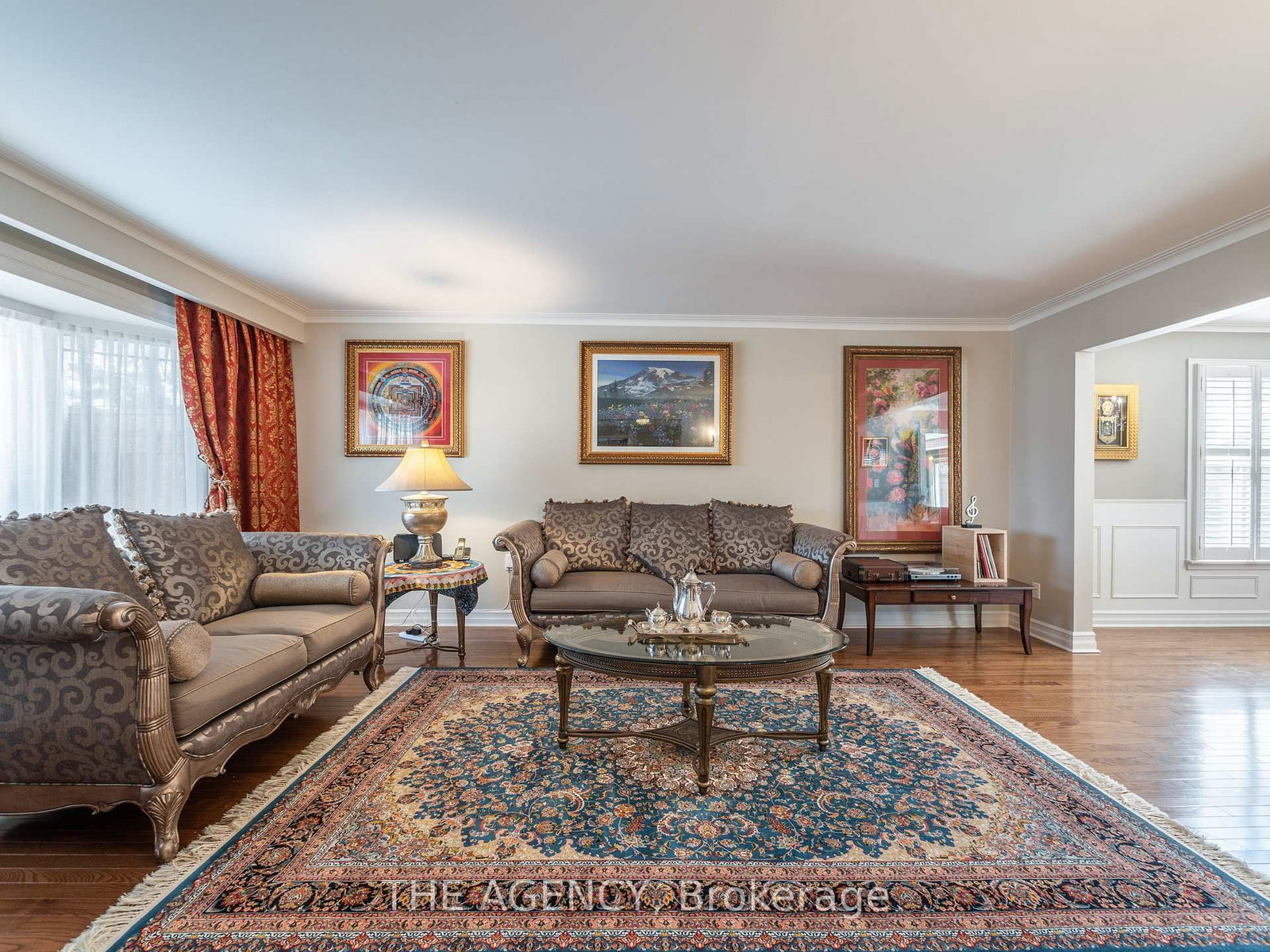 Listing Image 4