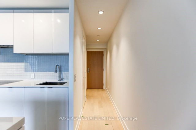 2112 - 7 Grenville Street