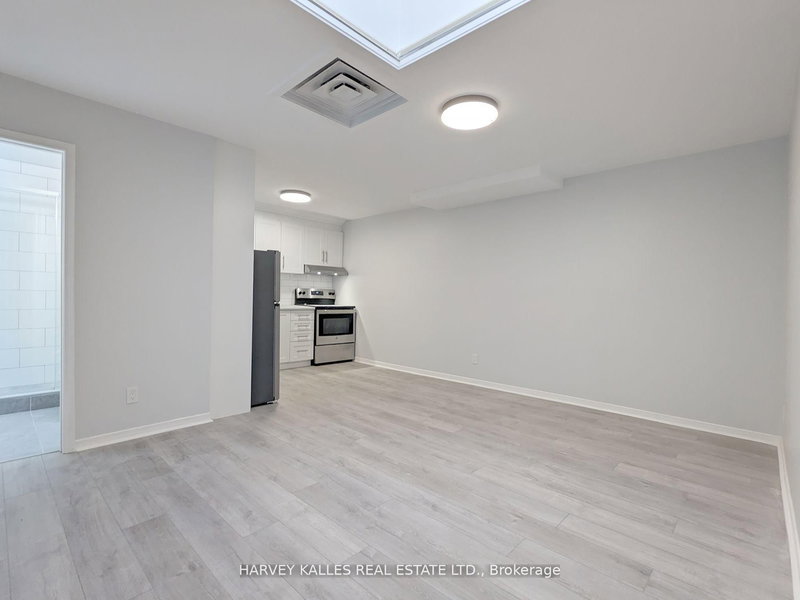 C - 201 Augusta Ave, Toronto, M5T 2L4 | Image 2