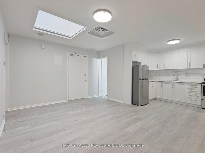 C - 201 Augusta Ave, Toronto, M5T 2L4 | Image 3