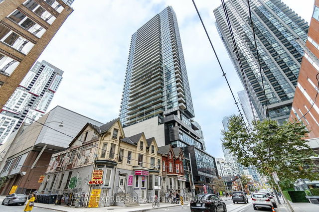 1008 - 290 Adelaide Street W