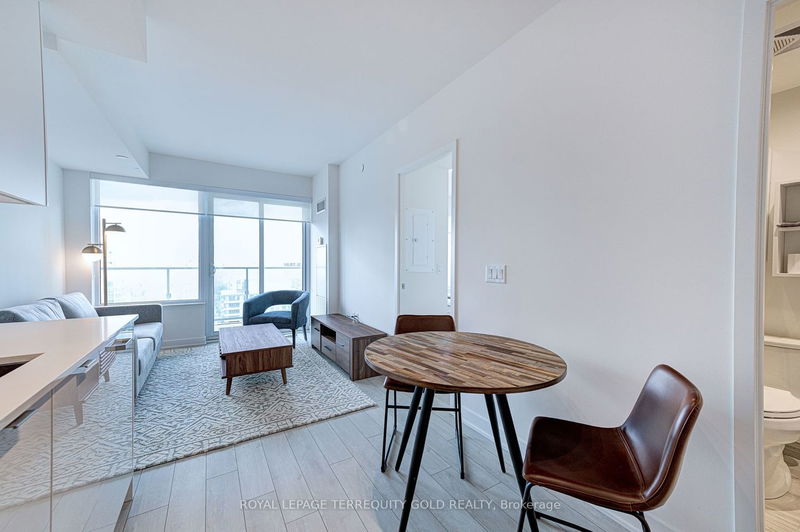 home for lease on 3611-195 Redpath Avenue