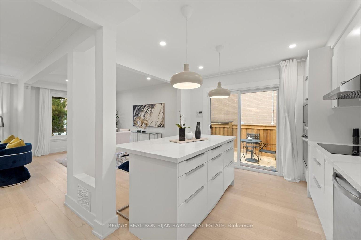 Listing Image 12