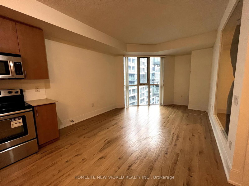 1032 - 560 Front St W, Toronto, M1V 1C1 | Image 2