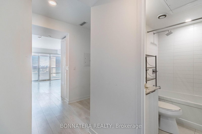 2313 - 501 Yonge St, Toronto, M4Y 0G8 | Image 3