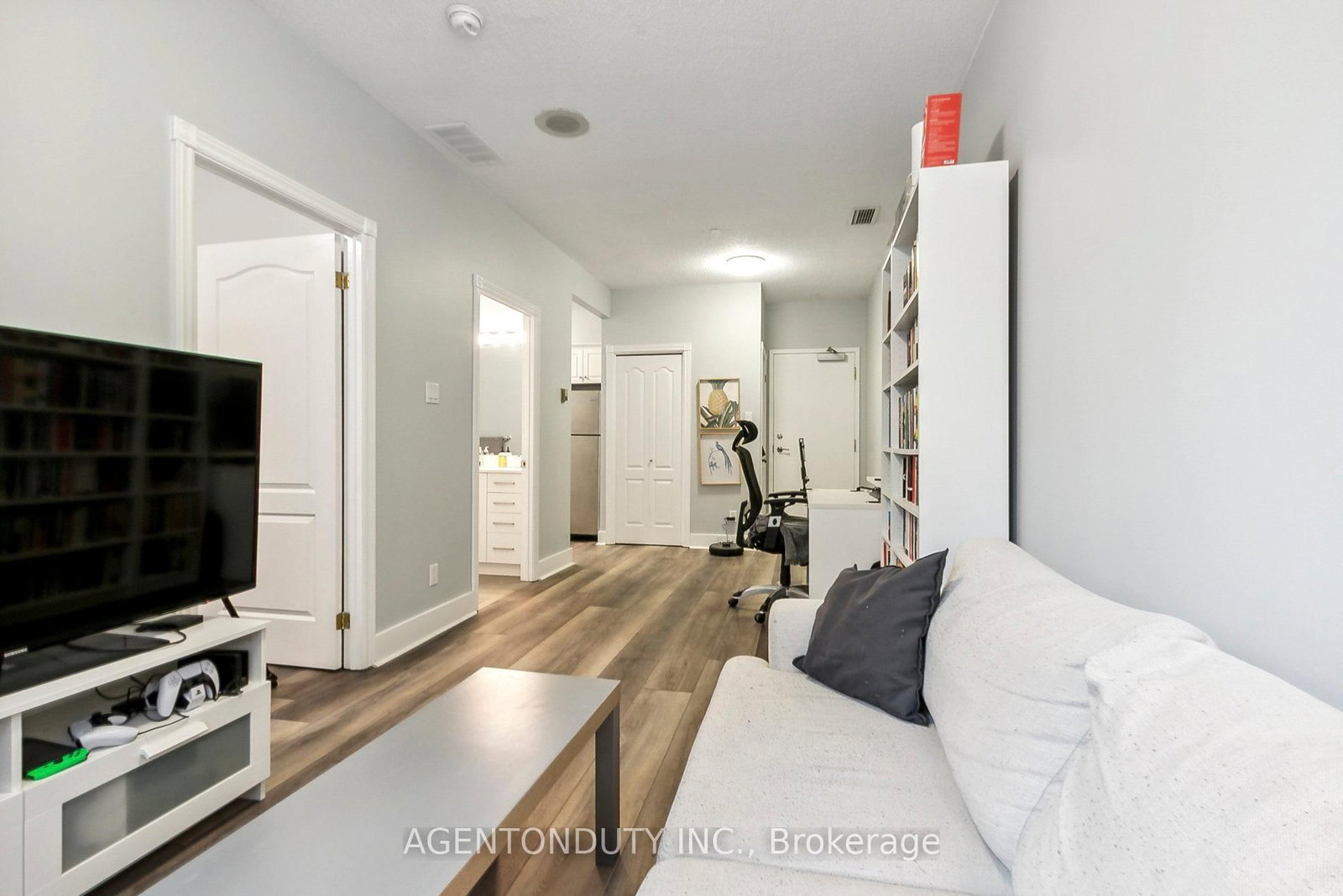 Listing Image 20