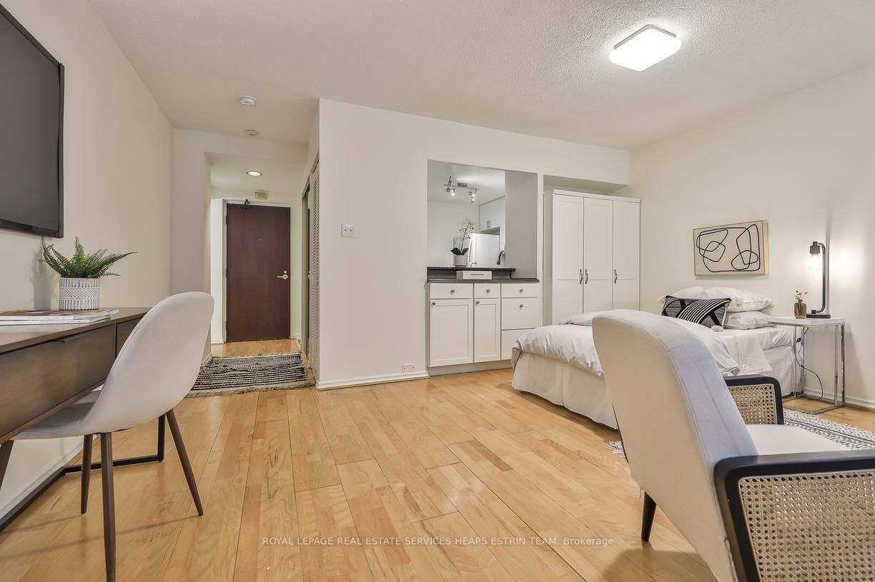 Listing Image 10