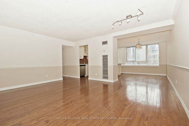 1107 - 633 Bay Street