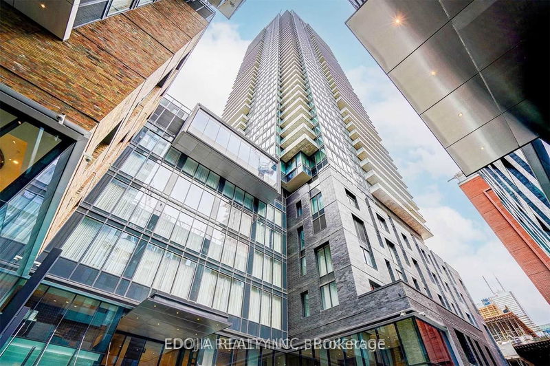 home for lease on 2302-125 Blue Jays Way
