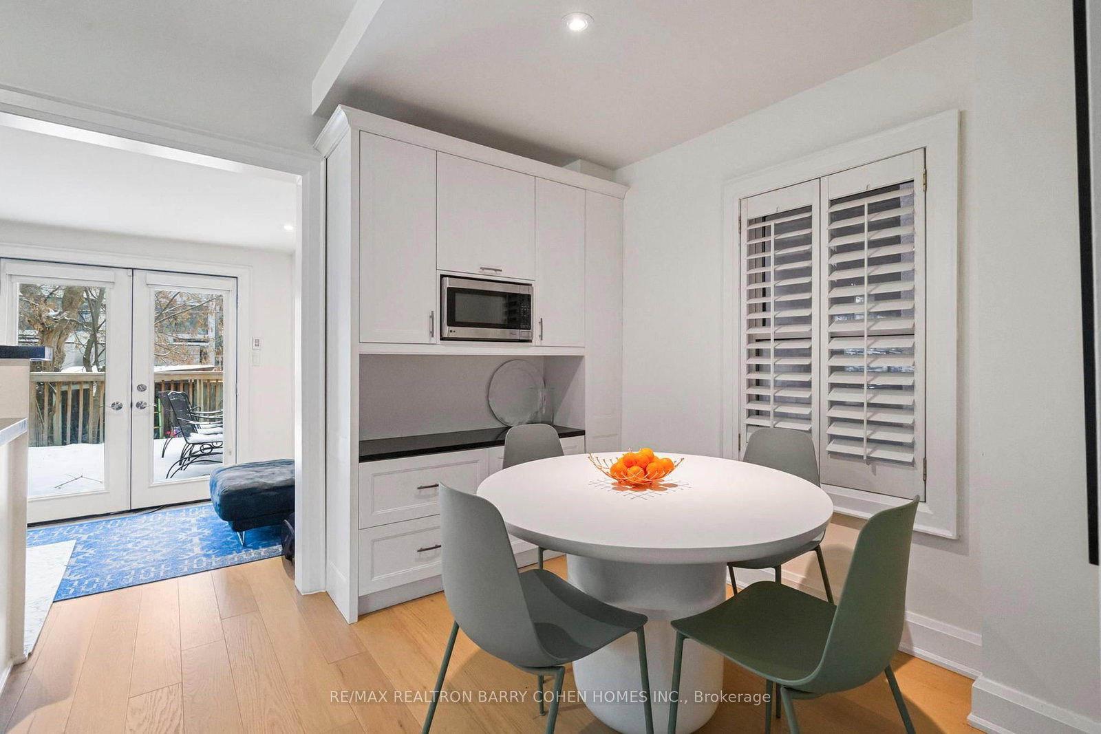 Listing Image 11