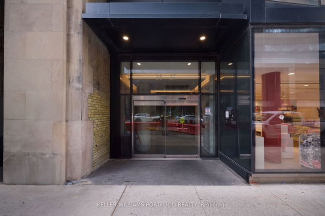 2307 - 215 Queen Street W