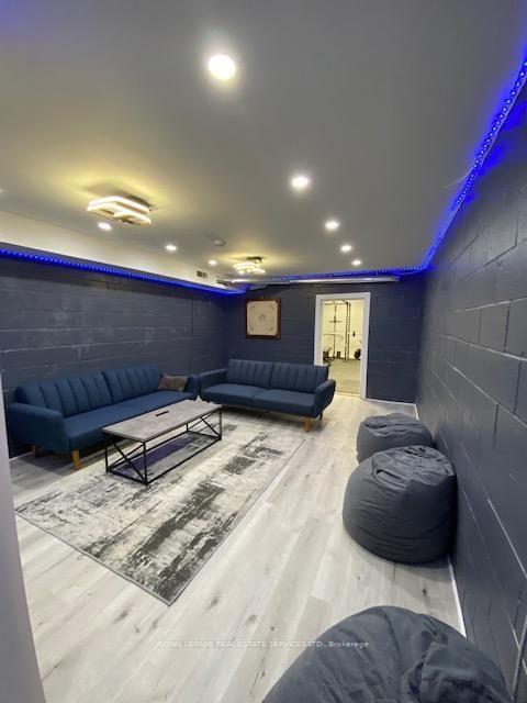 304 - 206 Carlton St, Toronto, M5A 2L1 | Image 3