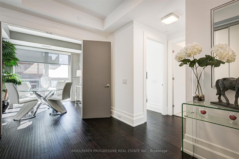 401 - 3 Southvale Dr, Toronto, M4G 1G2 | Image 3