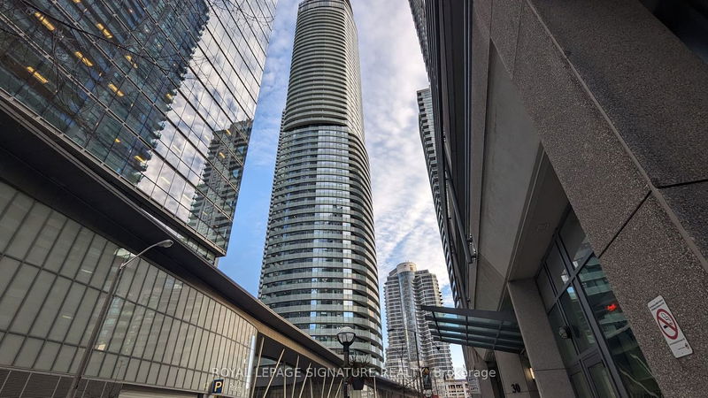 home for lease on 4410-14 York Street