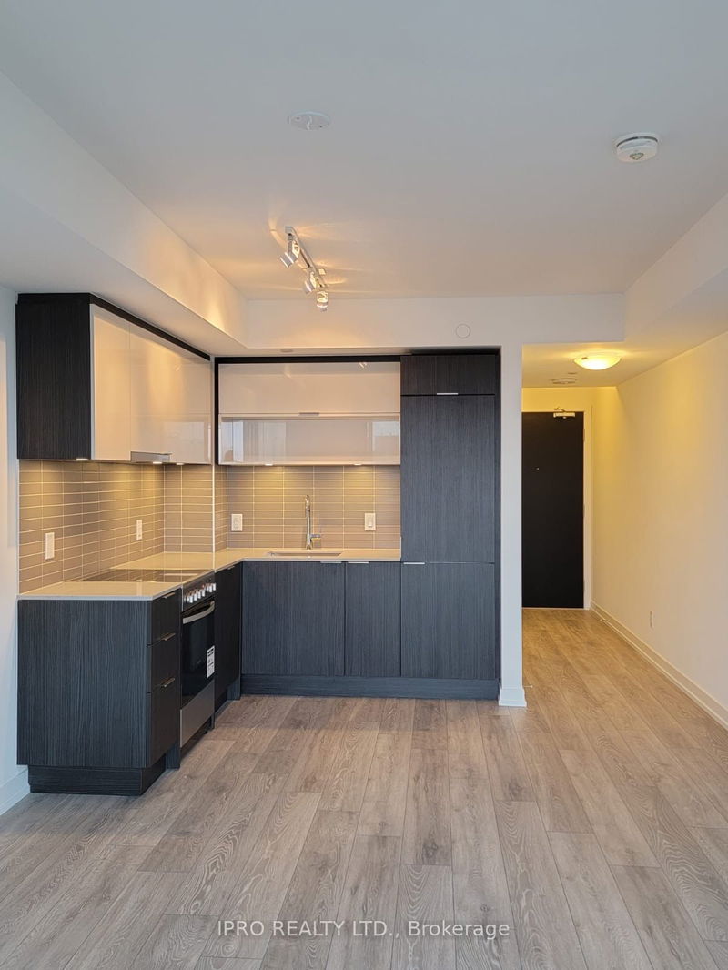 home for lease on 605-159 Wellesley Street E