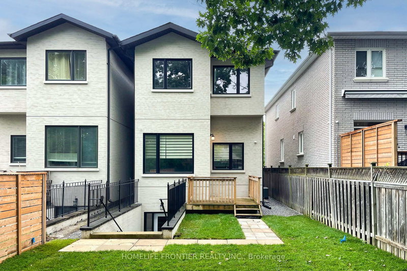 82 Cameron Ave, Toronto, M2N 1E2 | Image 2