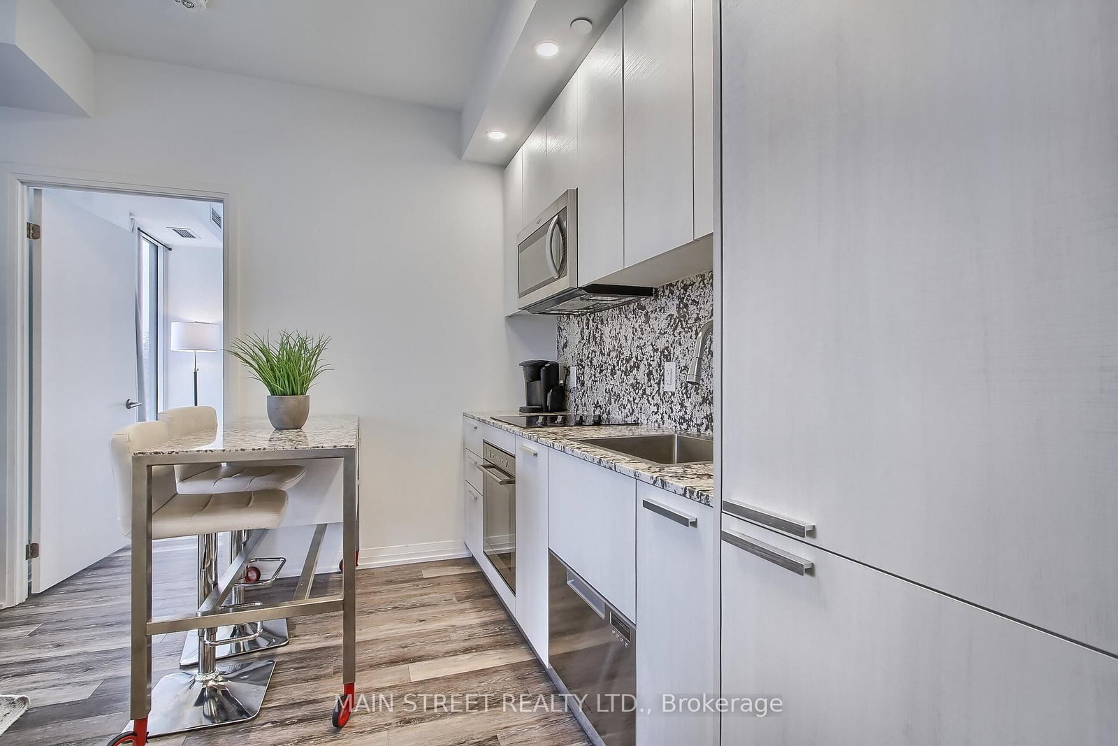 Listing Image 12