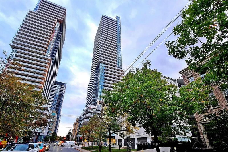home for lease on 4210-161 Roehampton Avenue