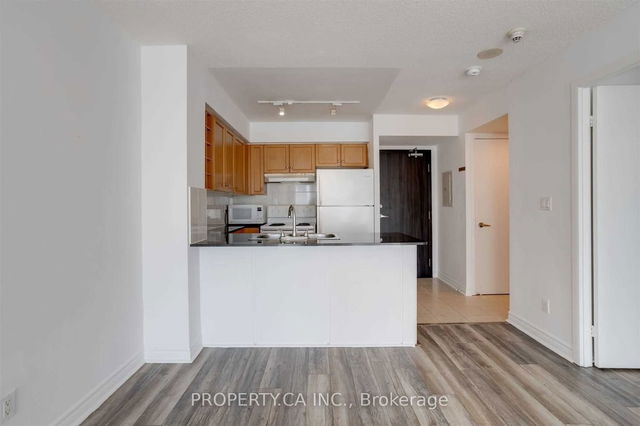 3605 - 210 Victoria Street