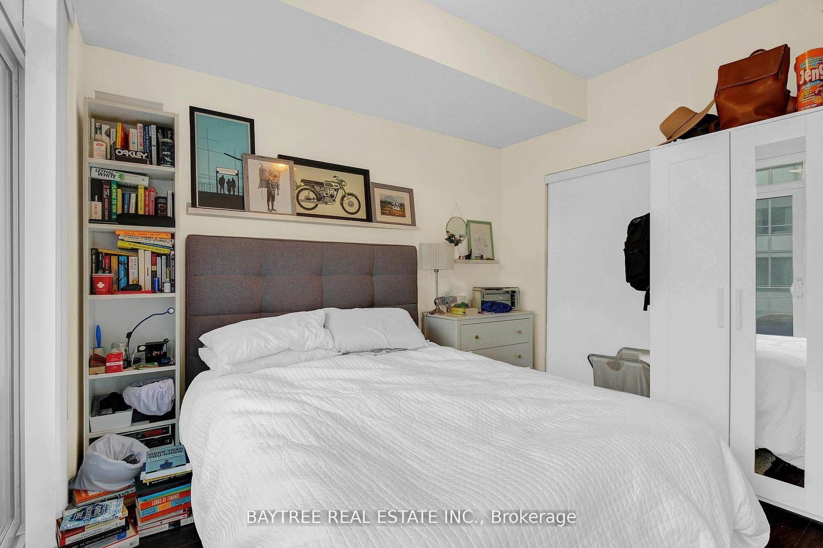 Listing photo 5