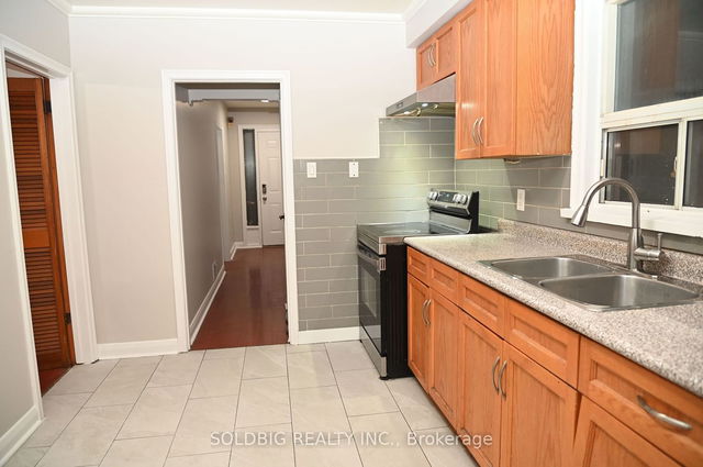 UPPER - 2161 Dufferin Street