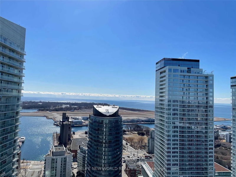 home for lease on 3903-85 Queens Wharf Road