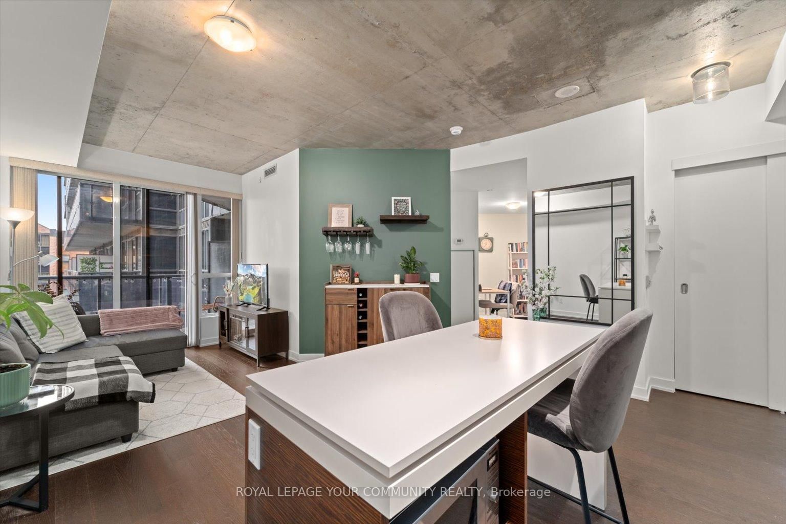 Listing Image 7