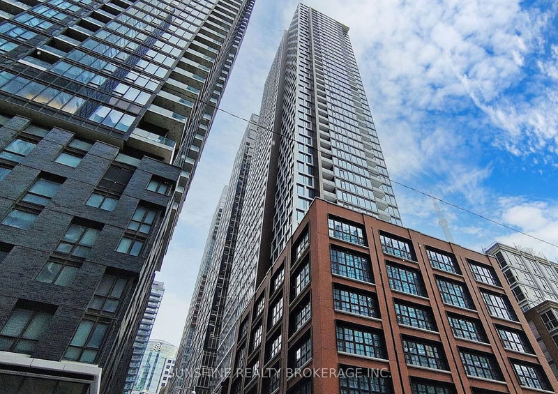home for lease on 2702-55 Mercer Street
