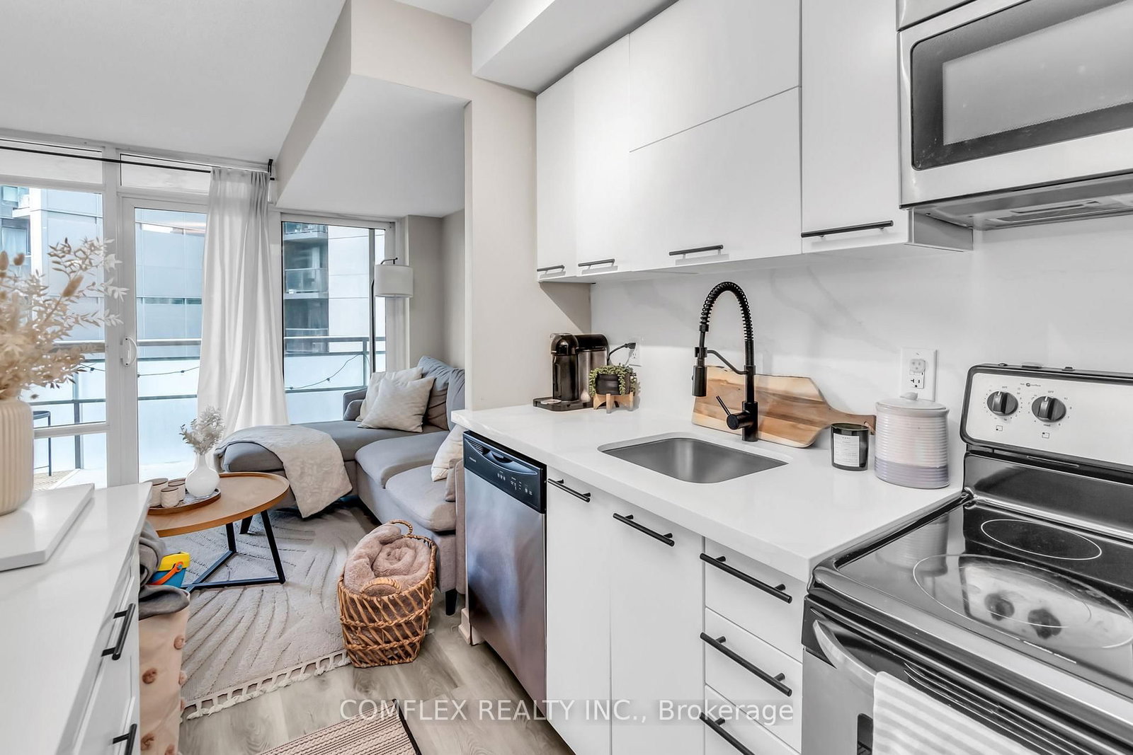 Listing Image 10