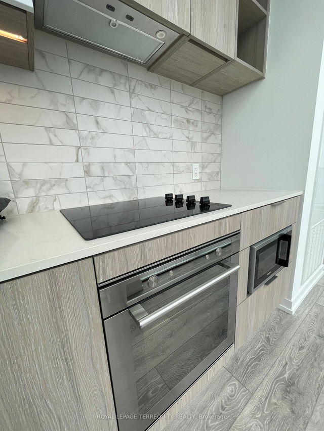 1017 - 2020 Bathurst Street