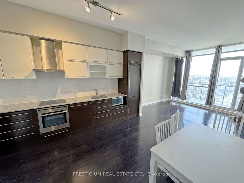 home for lease on 2703-770 Bay Street