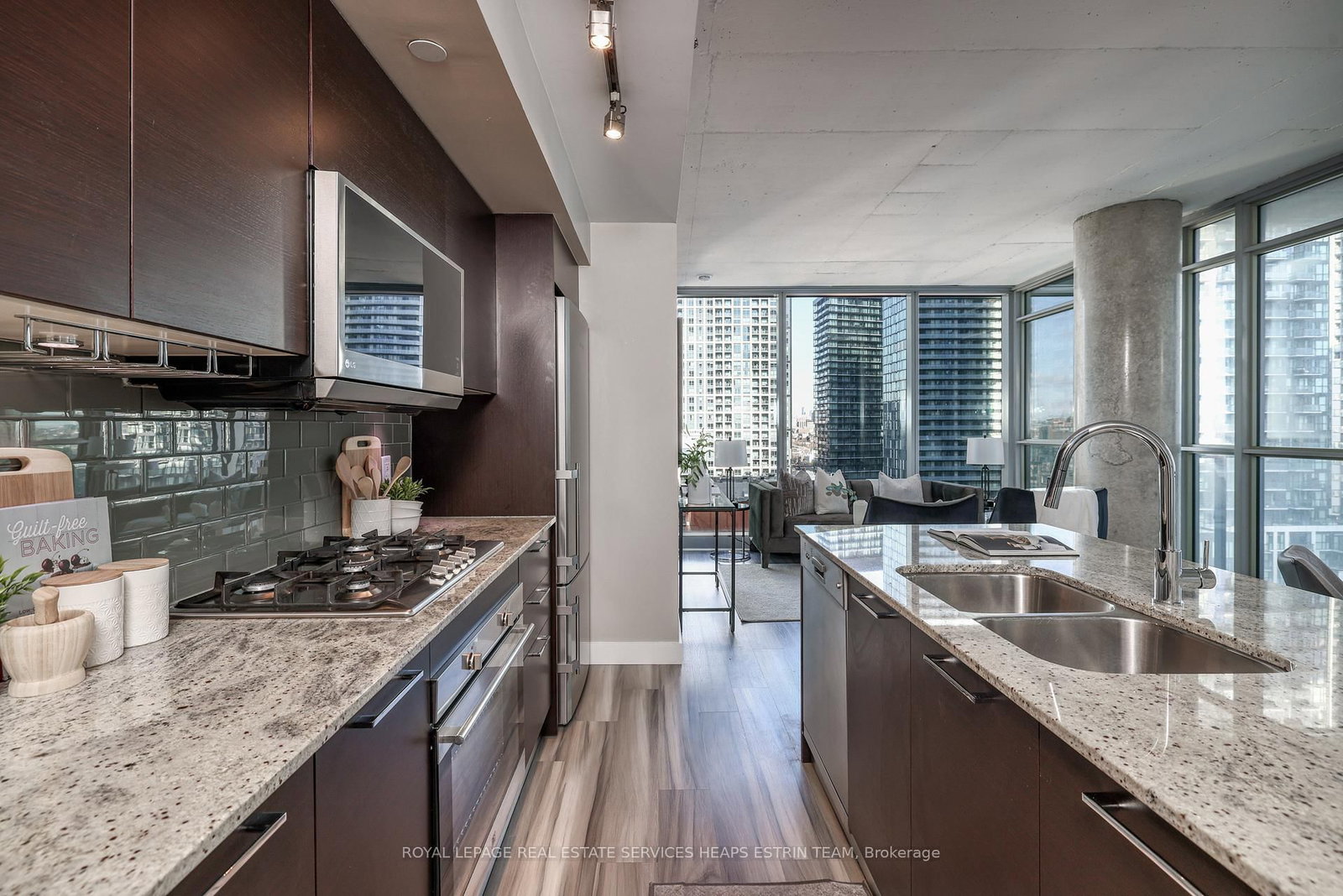 Listing Image 11