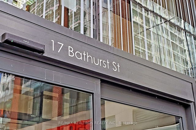 1209 - 17 Bathurst Street