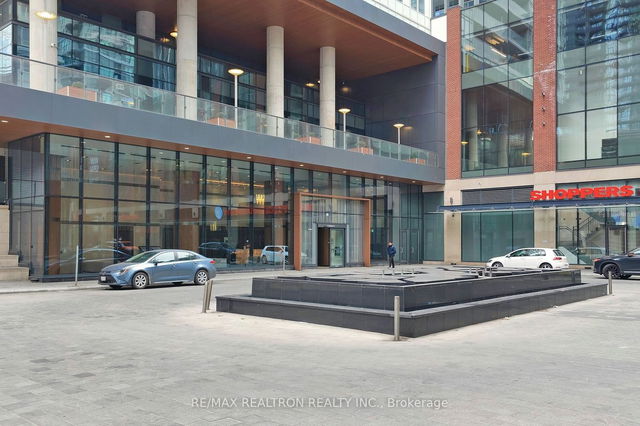1209 - 17 Bathurst Street