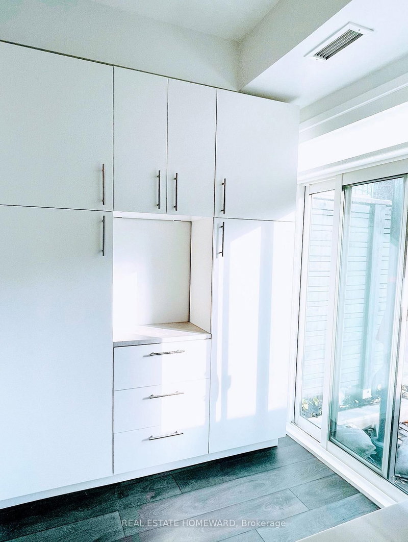 17 St. Bartholomew St, Toronto, M5A 0A3 | Image 3