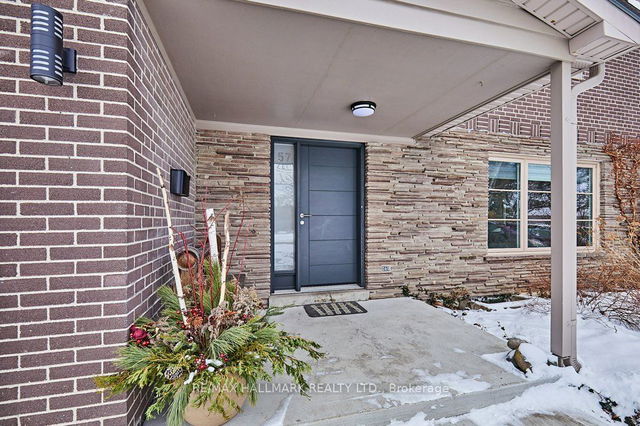 57 Clansman Boulevard
