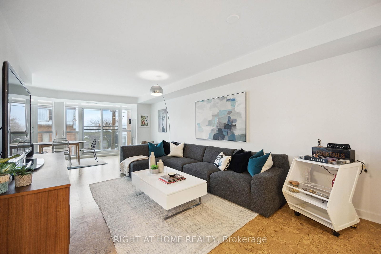 Listing Image 5