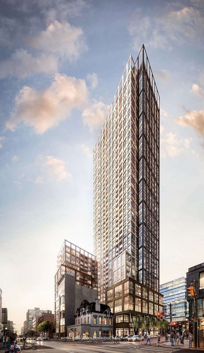 home for lease on 923-108 Peter Street
