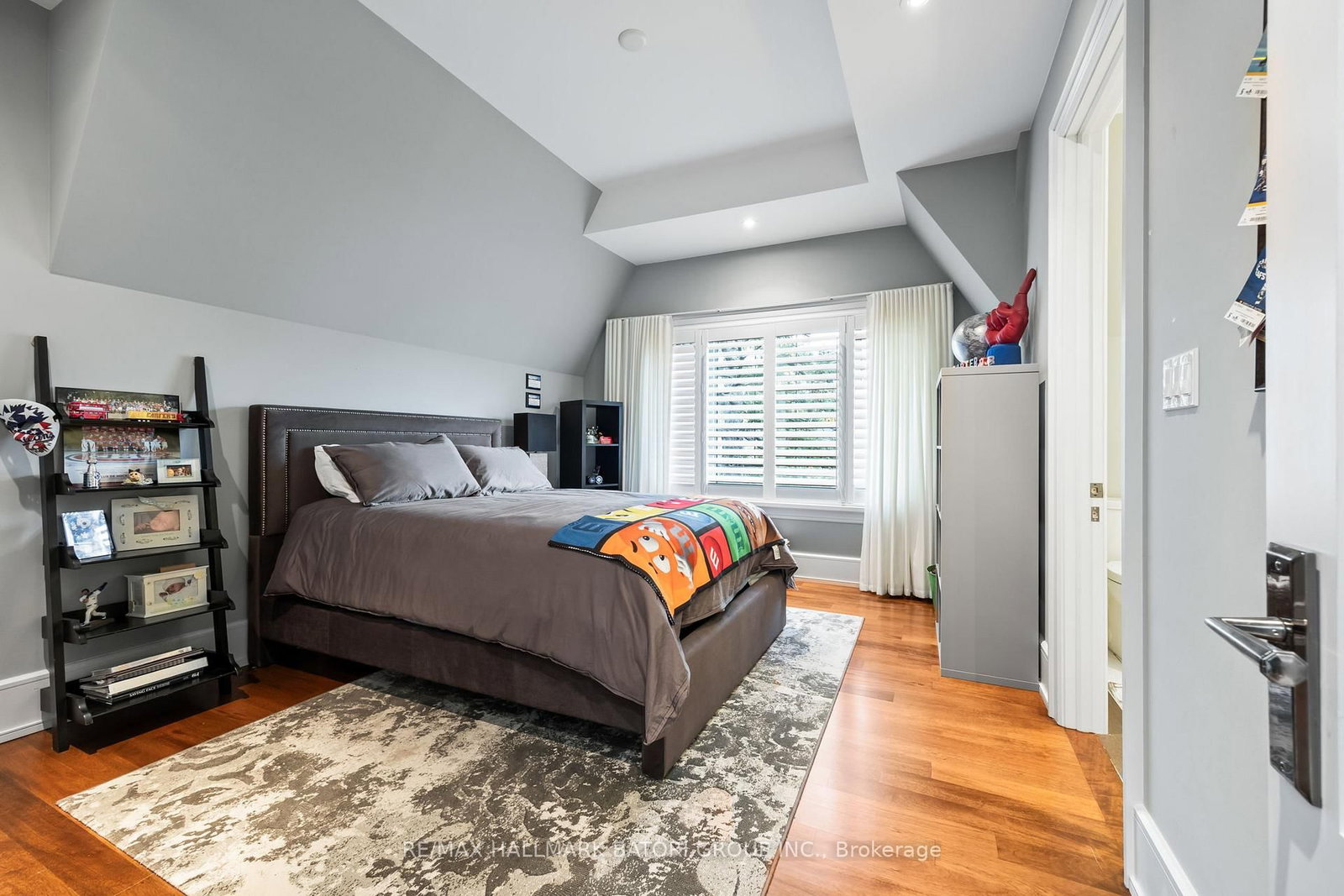 Listing Image 16