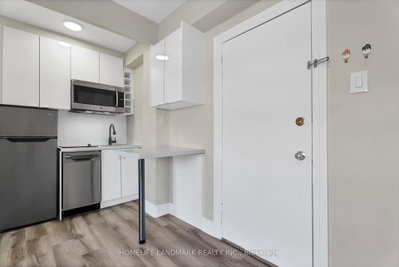 Property leased at 6-166 Eastbourne Avenue, Toronto, Ontario, M5P 2G6 - Yonge-Eglinton - MLS: C8080778