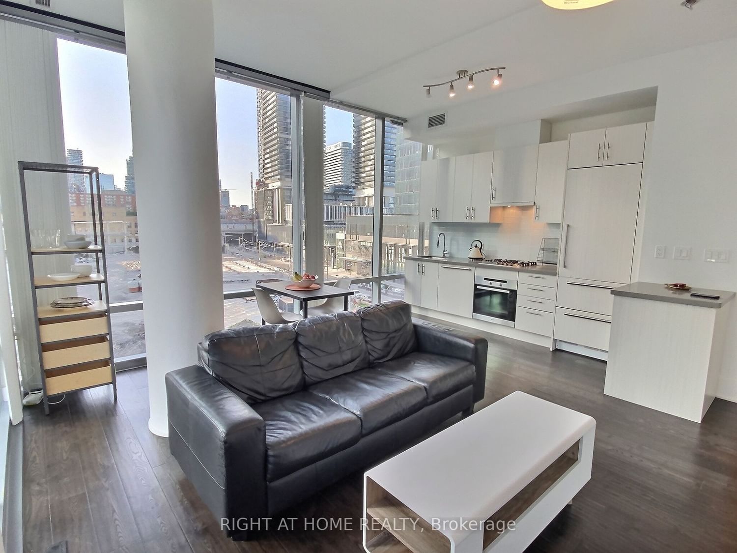 Condo leased at 641-39 Queens Quay, Toronto, Waterfront Communities C8, M5E 0A5 - MLS: C8082740