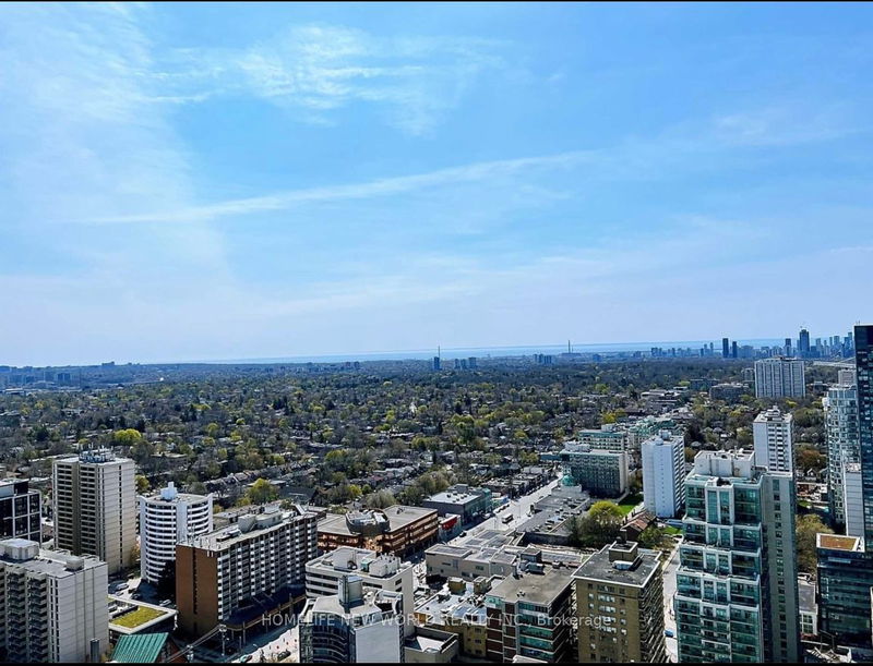 home for lease on Lph 05-195 Redpath Avenue