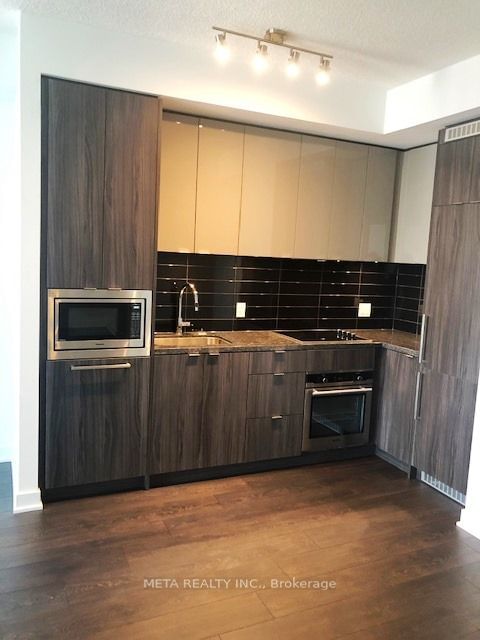 home for lease on 2103-125 Blue Jays Way