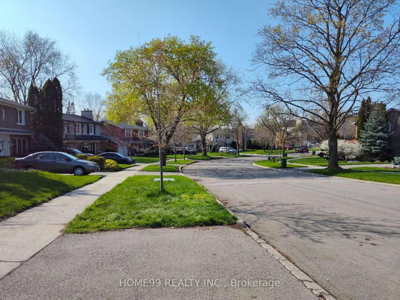 6 Prestwick Cres, Toronto, M2H 1M9 | Image 2