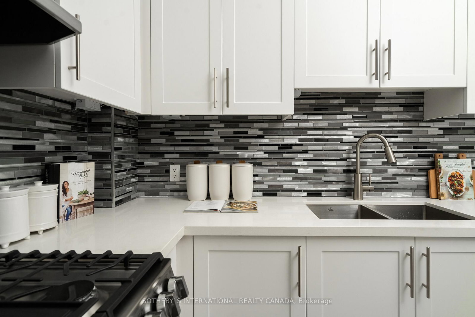 338 Davenport Road, Unit 101 - Photo 12